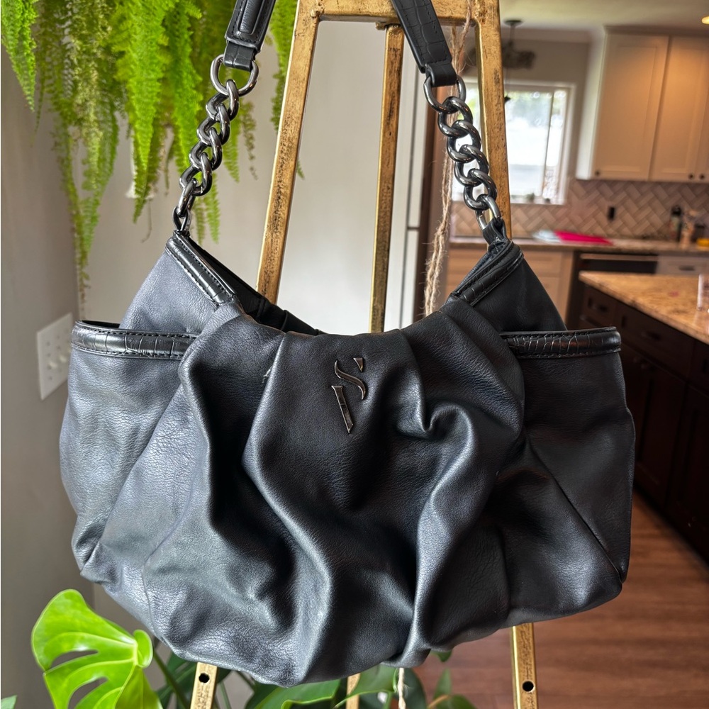 Simply Vera Black Leather Shoulder Bag